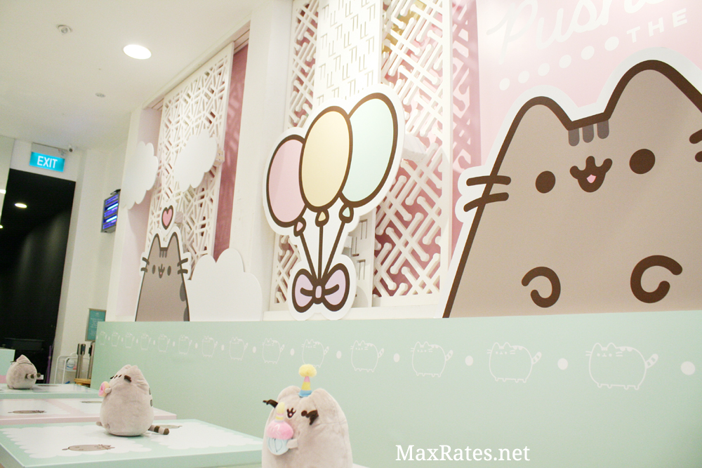 Interior seating at Pusheen x Kumoya Cafe 2019.